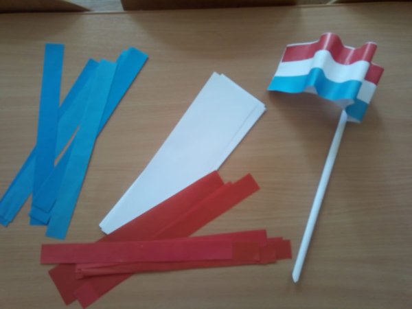 Аппликация российский флаг в средней группе