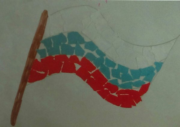 Аппликация флаг России в старшей группе