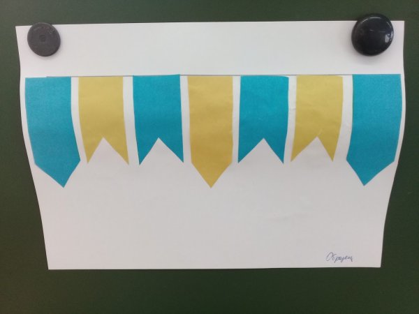 Аппликация красивые флажки в средней группе