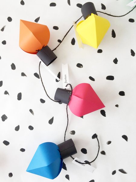 Гирляндуаиз бумажных фонариков