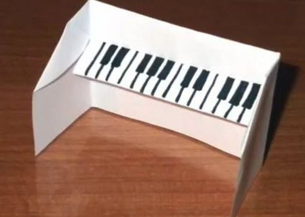 Поделка пианино