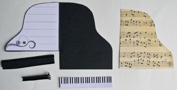 Открытка в виде пианино