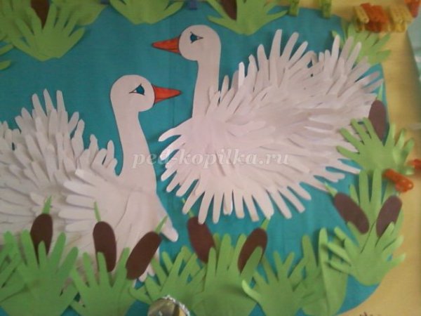 Журавль из ладошек