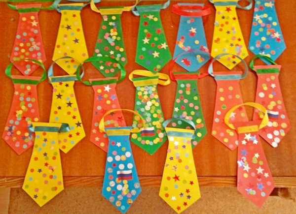 Галстук для папы на 23 февраля младшая группа