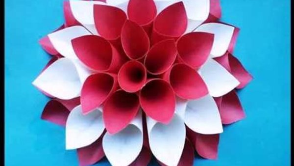 Объемные георгины из цветной бумаги