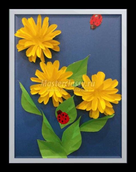 Объемные георгины из цветной бумаги