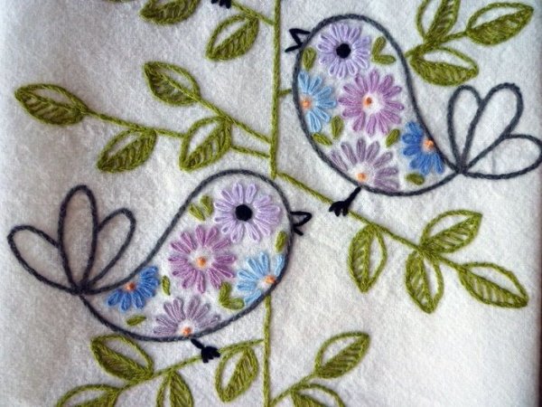 Вышивка бабочки стебельчатым швом