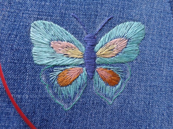 Вышивка гладью на джинсах