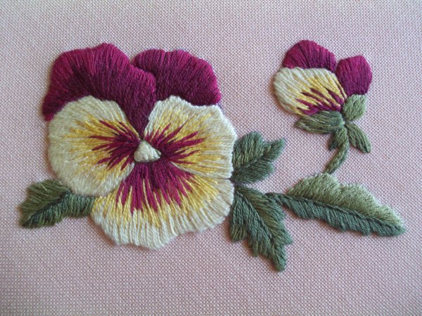 Цветы гладью