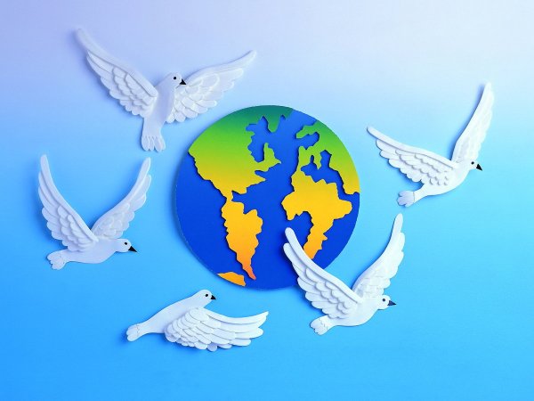 Аппликация на тему мир