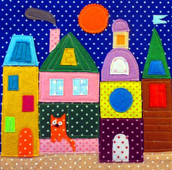 Панно из ткани домики