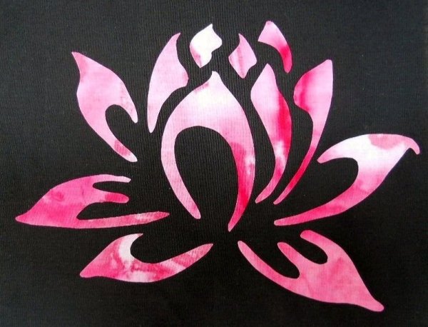 Прорезная аппликация из ткани