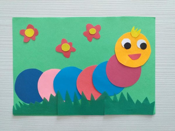 Аппликация гусеница из цветной бумаги