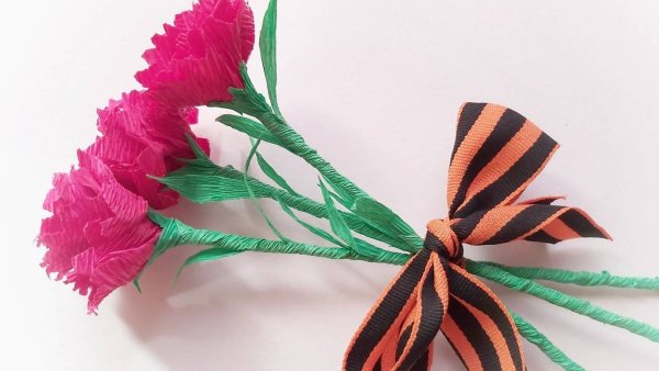 Гвоздика из гофрированной бумаги