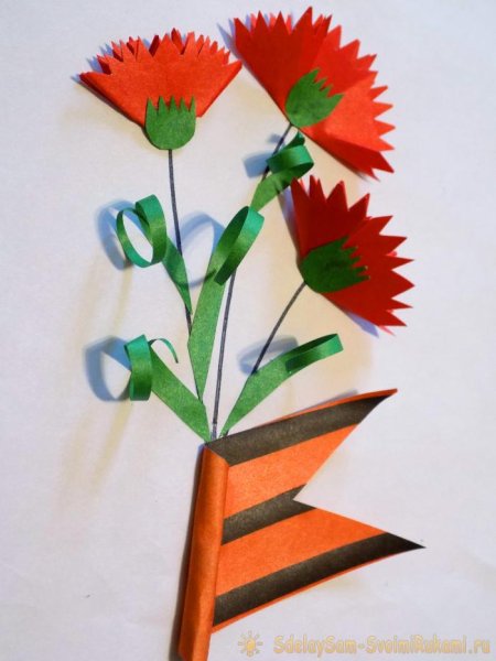 Гвоздика из цветной бумаги