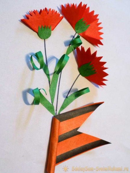 Гвоздика из цветной бумаги