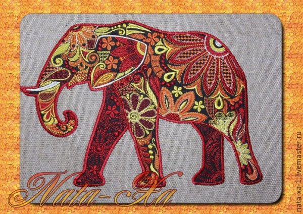 Аппликация из ткани слон