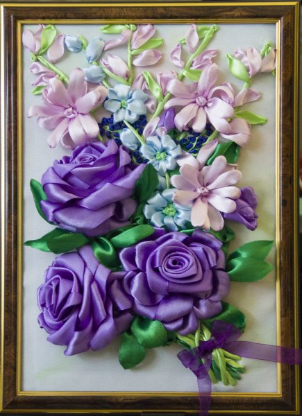 Панно вышитое лентами