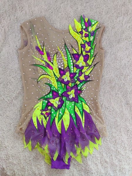 Дуга купальника по художественной