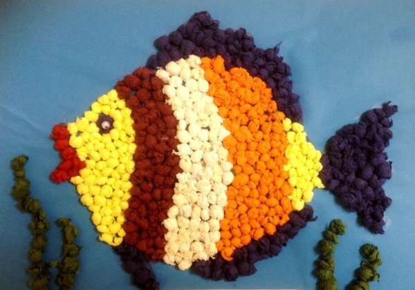 Аппликация из скрученных салфеток