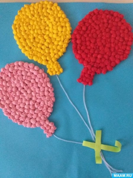 Скатывание шариков из салфеток