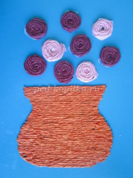 Аппликация из жгутиков салфеток