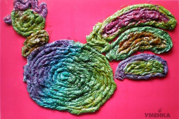Аппликация из скрученных жгутиков