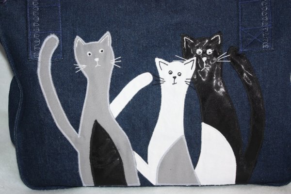 Сумка с аппликацией кошки