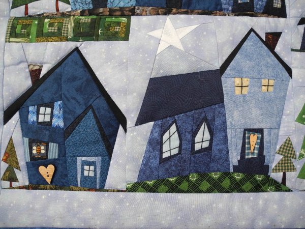 Панно из ткани домики