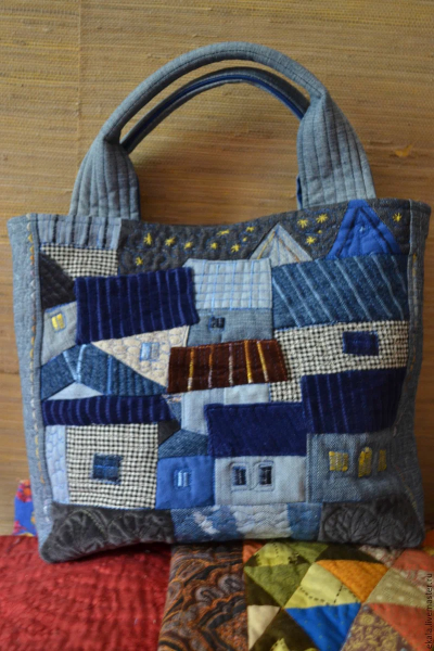 Джинсовая сумка пэчворк с домиками