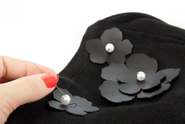 Цветы из кожзама