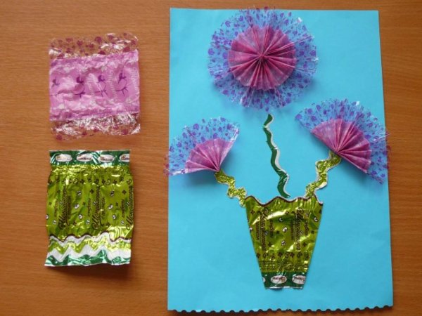 Цветы из конфетных фантиков