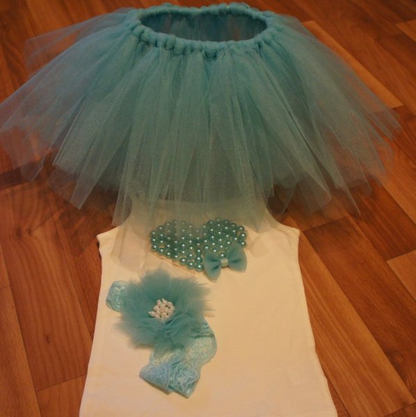 Декор футболки фатином для девочки