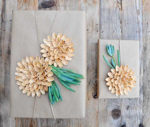 Аппликация из фисташек