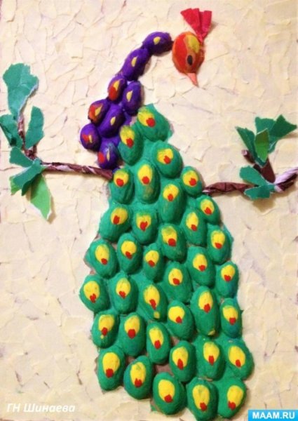 Аппликация из фисташек