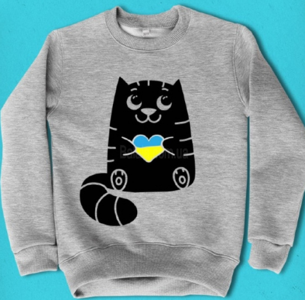 Аппликация на толстовке