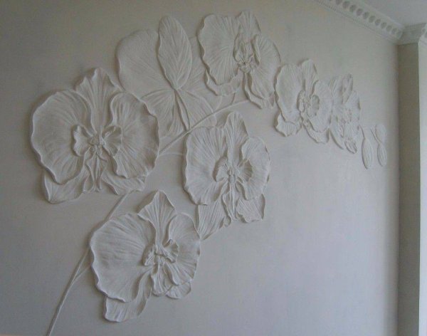 Гипсовая лепнина на стену