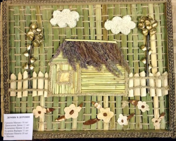 Панно из камыша