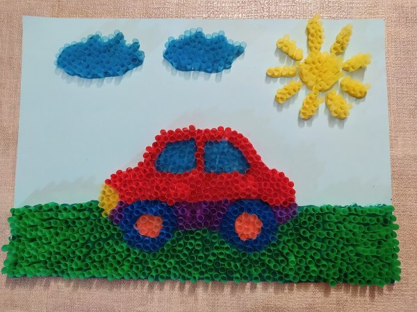 Аппликация из коктейльных трубочек