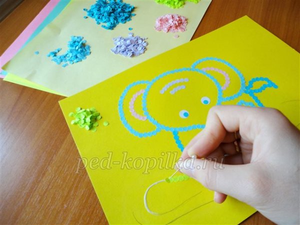 Аппликация из конфетти