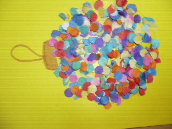 Аппликация из конфетти
