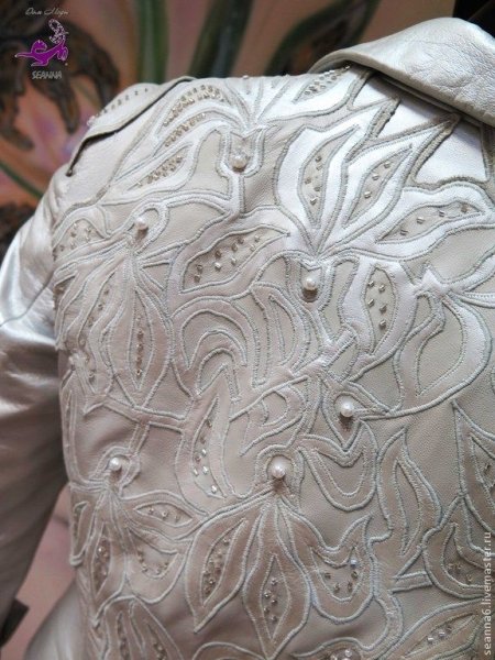 Аппликация из кожи на куртку