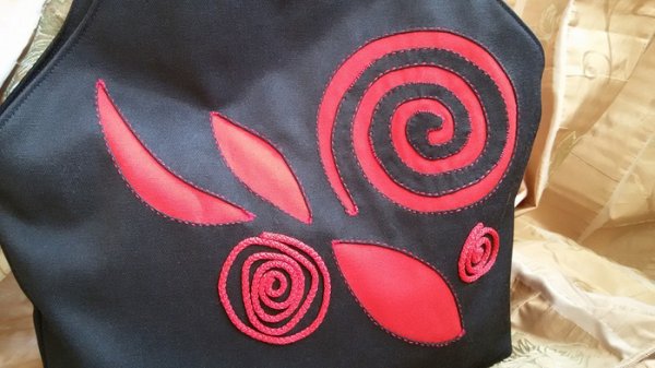 Прорезные аппликации из кожи