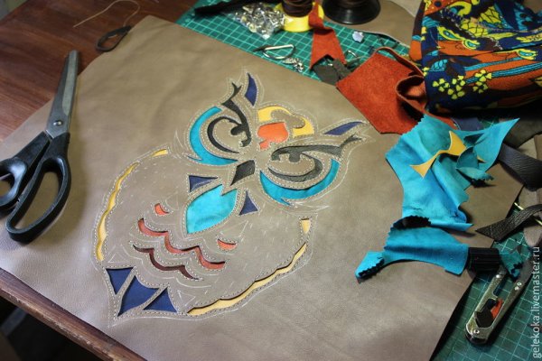 Прорезные аппликации из кожи