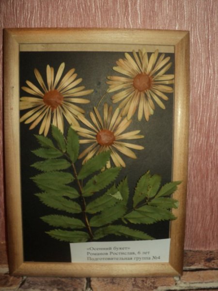 Панно из семян ясеня