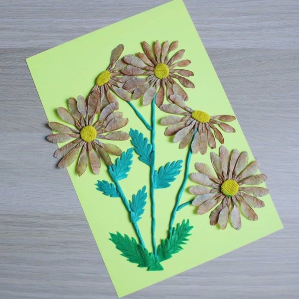 Аппликация из крылаток клена