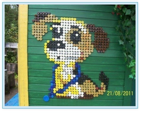 Панно из пластиковых крышек