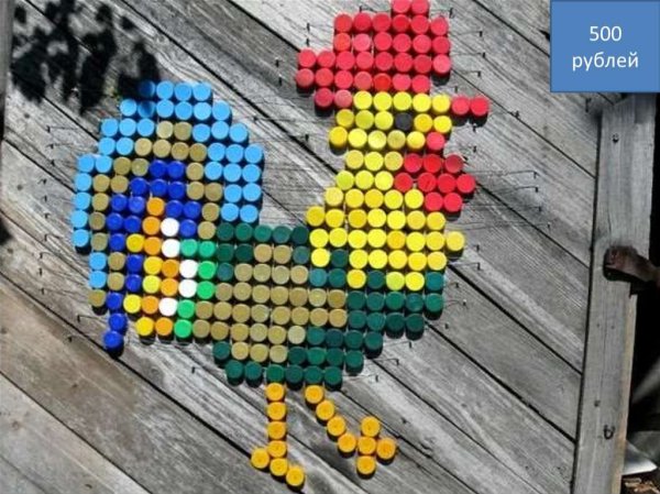 Панно из пробок от пластиковых бутылок