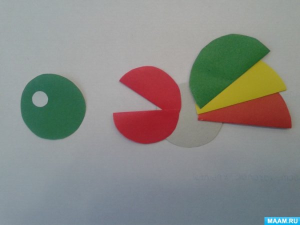 Аппликация из кругов и полукругов