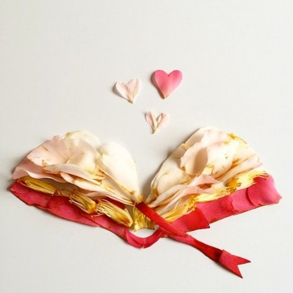 Аппликация из лепестков роз